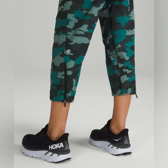 Lululemon Adapted State High-Rise Jogger Crop 23"
Heritage 365 Camo Tidewater - Picture 5 of 7